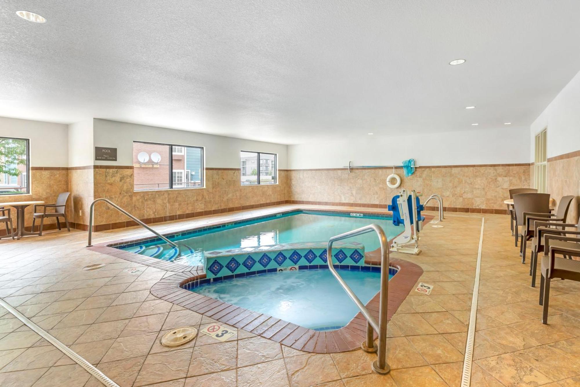 Comfort Suites Longmont Buitenkant foto